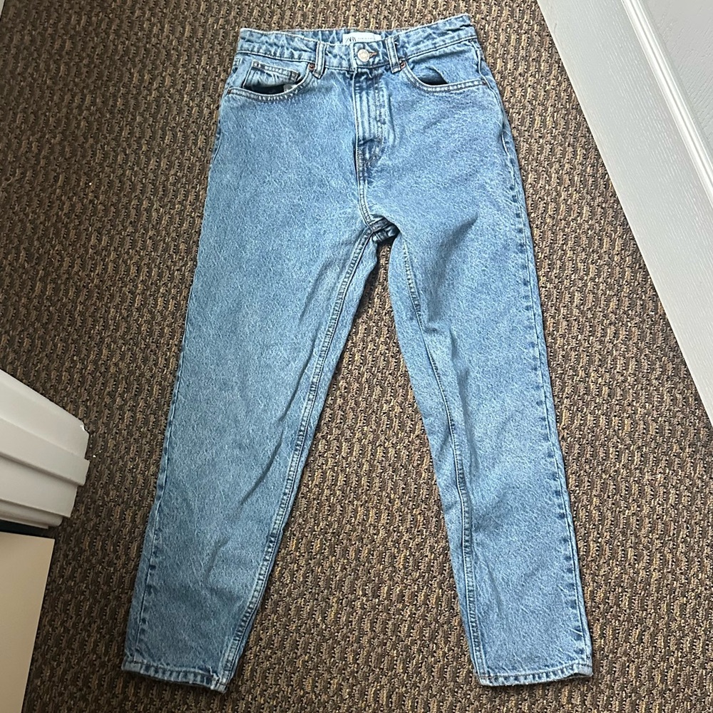 Zara Light Wash Straight Leg Jeans Size 4 👖